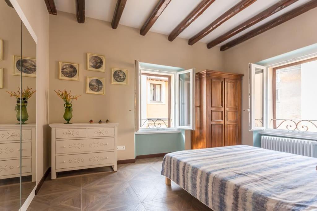 Frangipane 31 Monti Terrace Apartman Róma Kültér fotó
